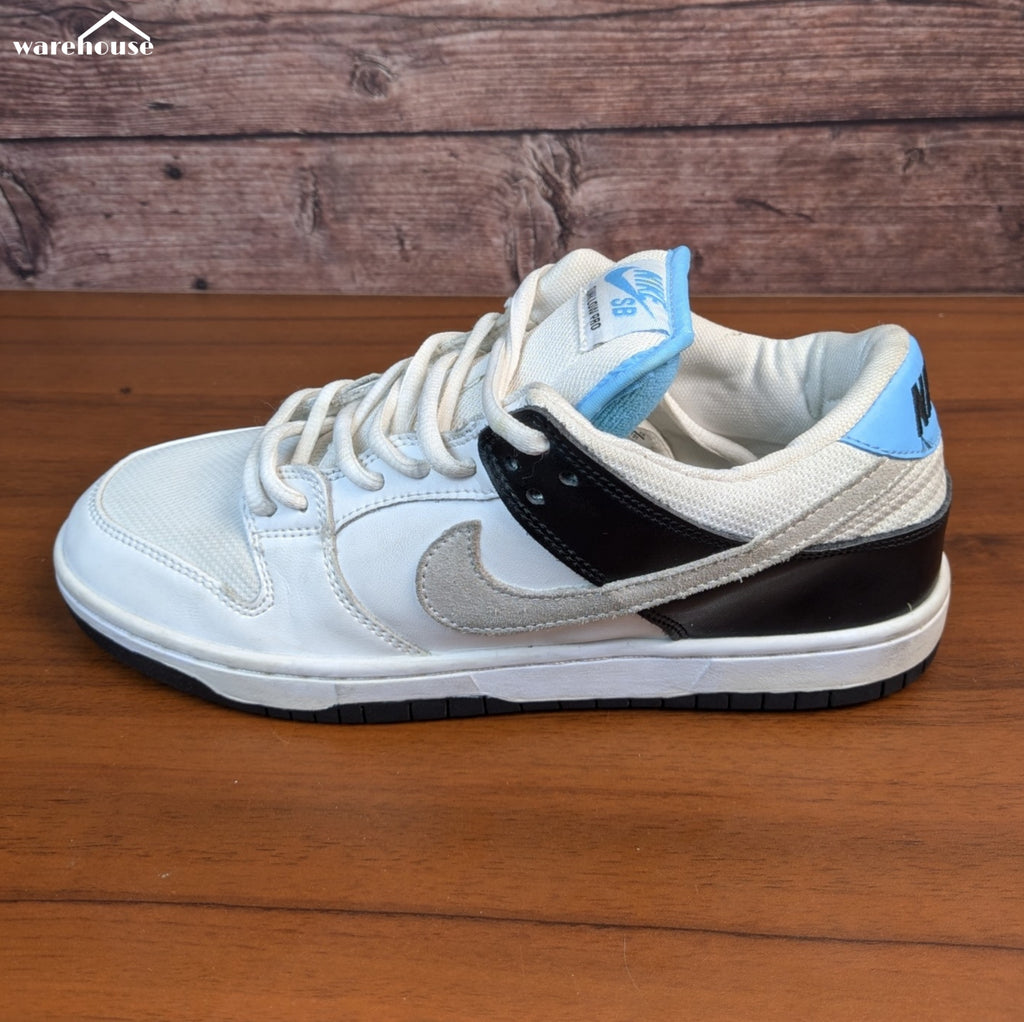 Nike SB Dunk low laser blue - US7.5 قياس 40.5