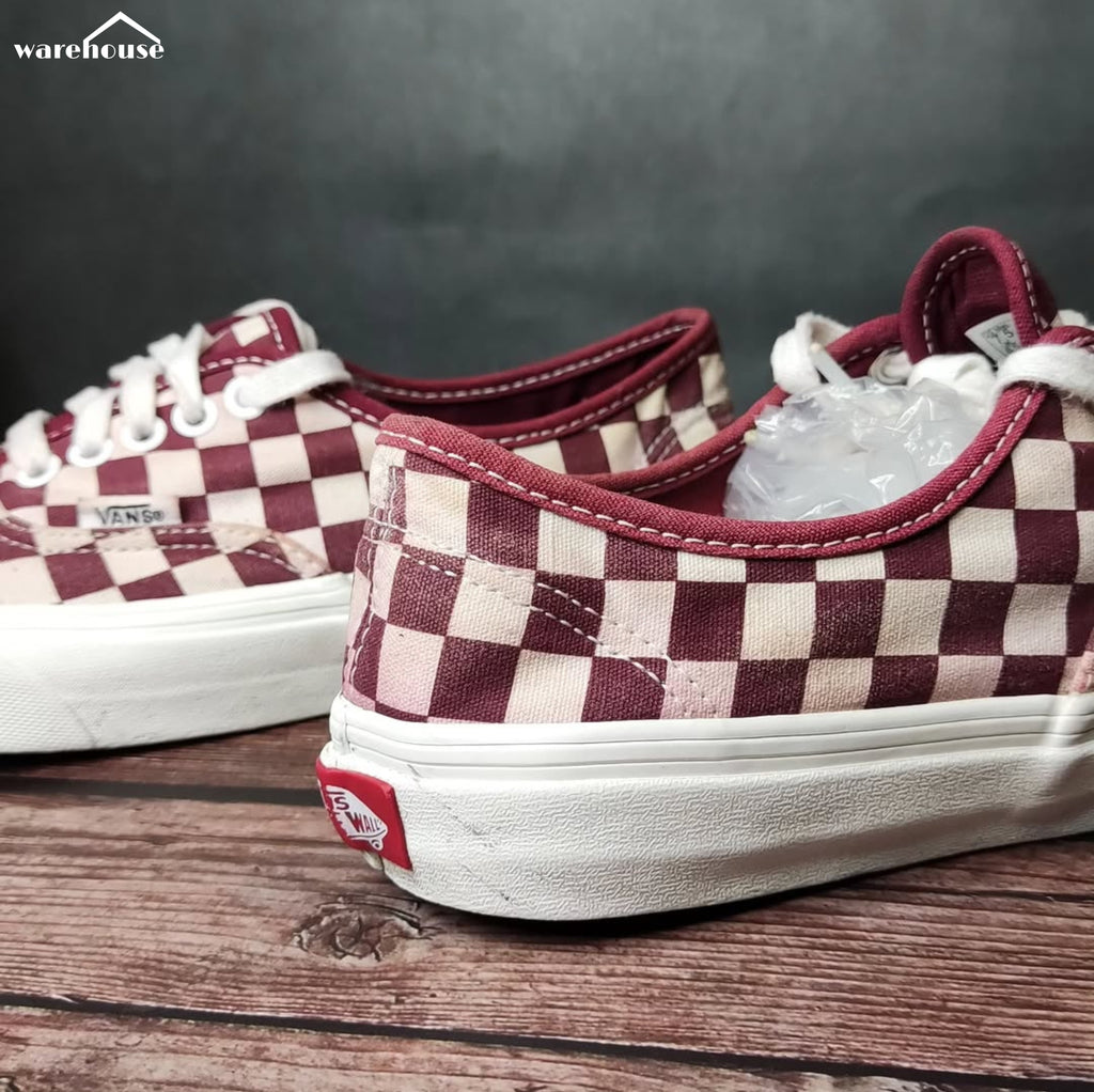 Vans Low Burgundy - US7 قياس 40
