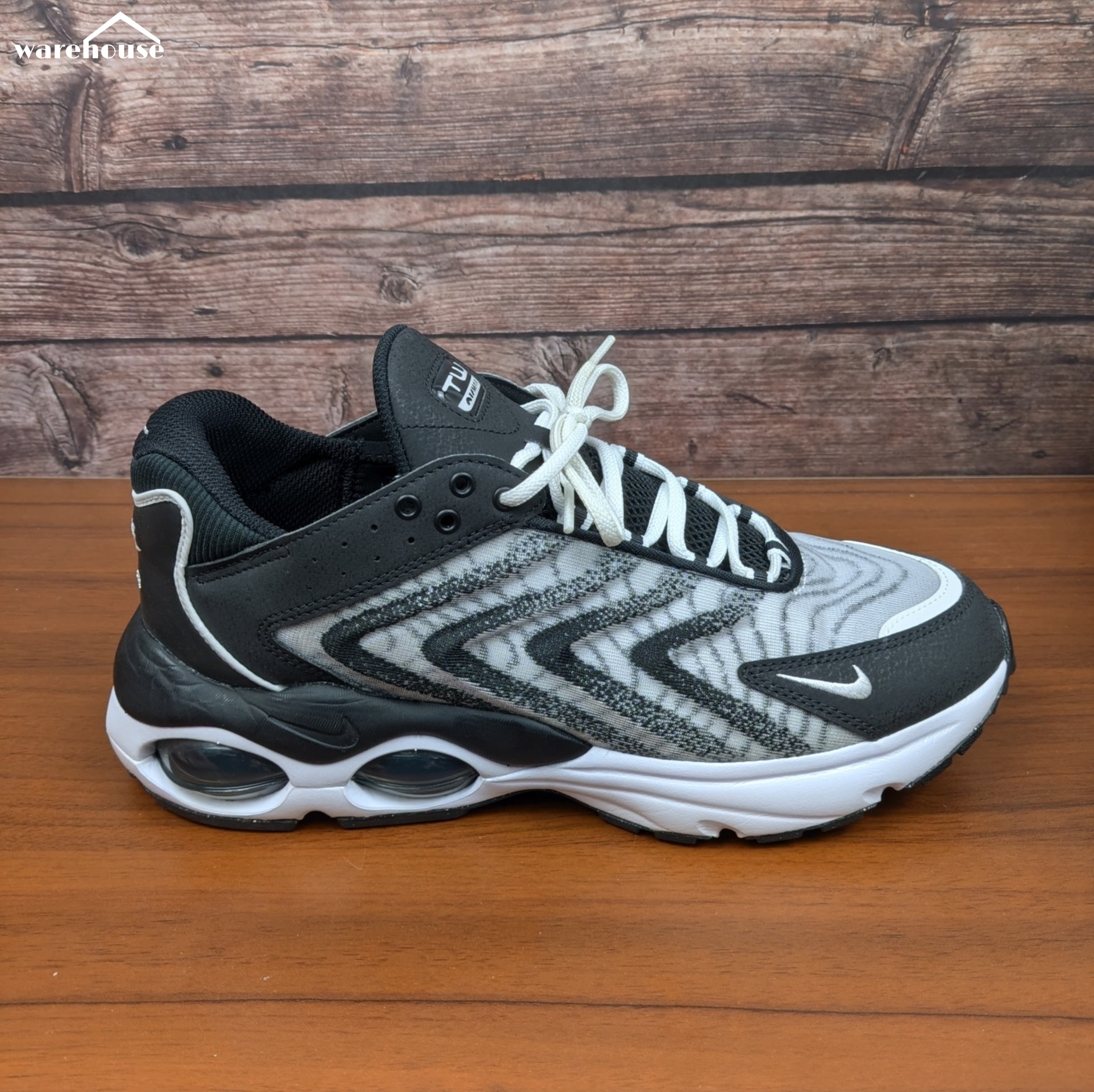 Nike Air Max TW "Black White" - US11 قياس 45