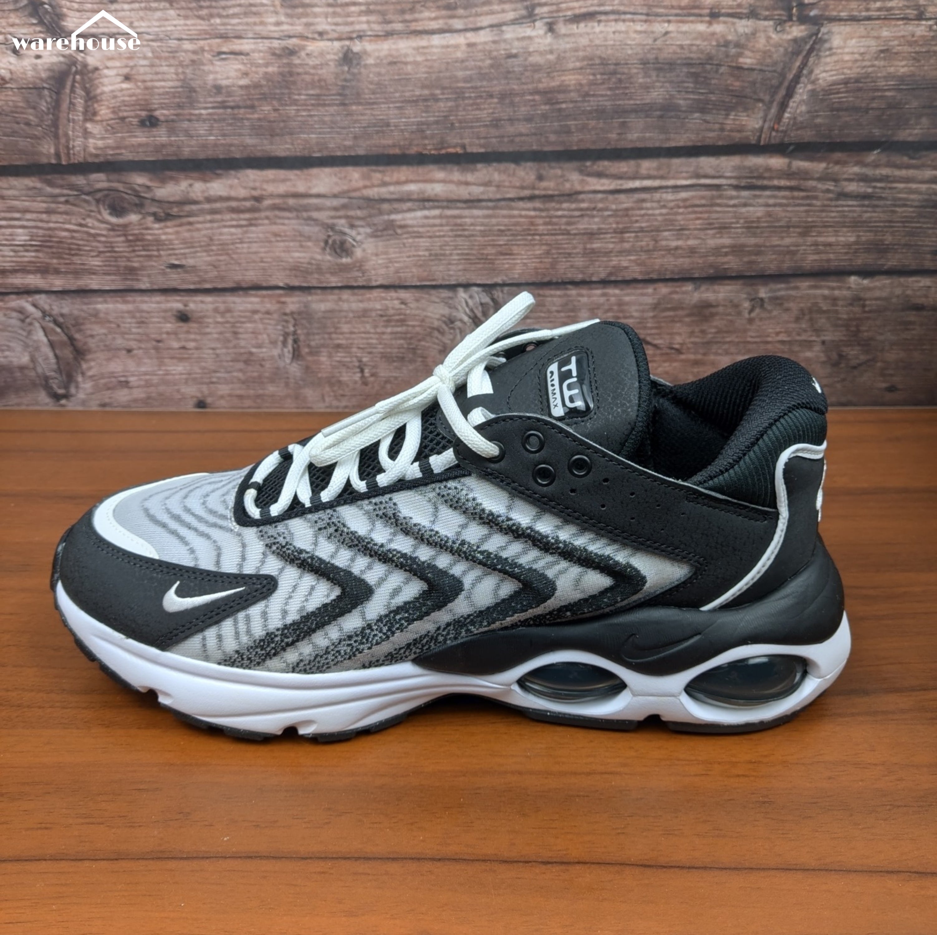Nike Air Max TW "Black White" - US11 قياس 45