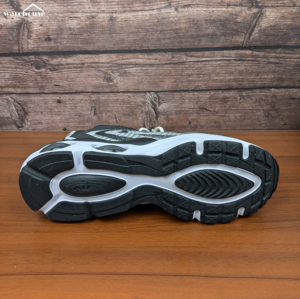 Nike Air Max TW "Black White" - US11 قياس 45