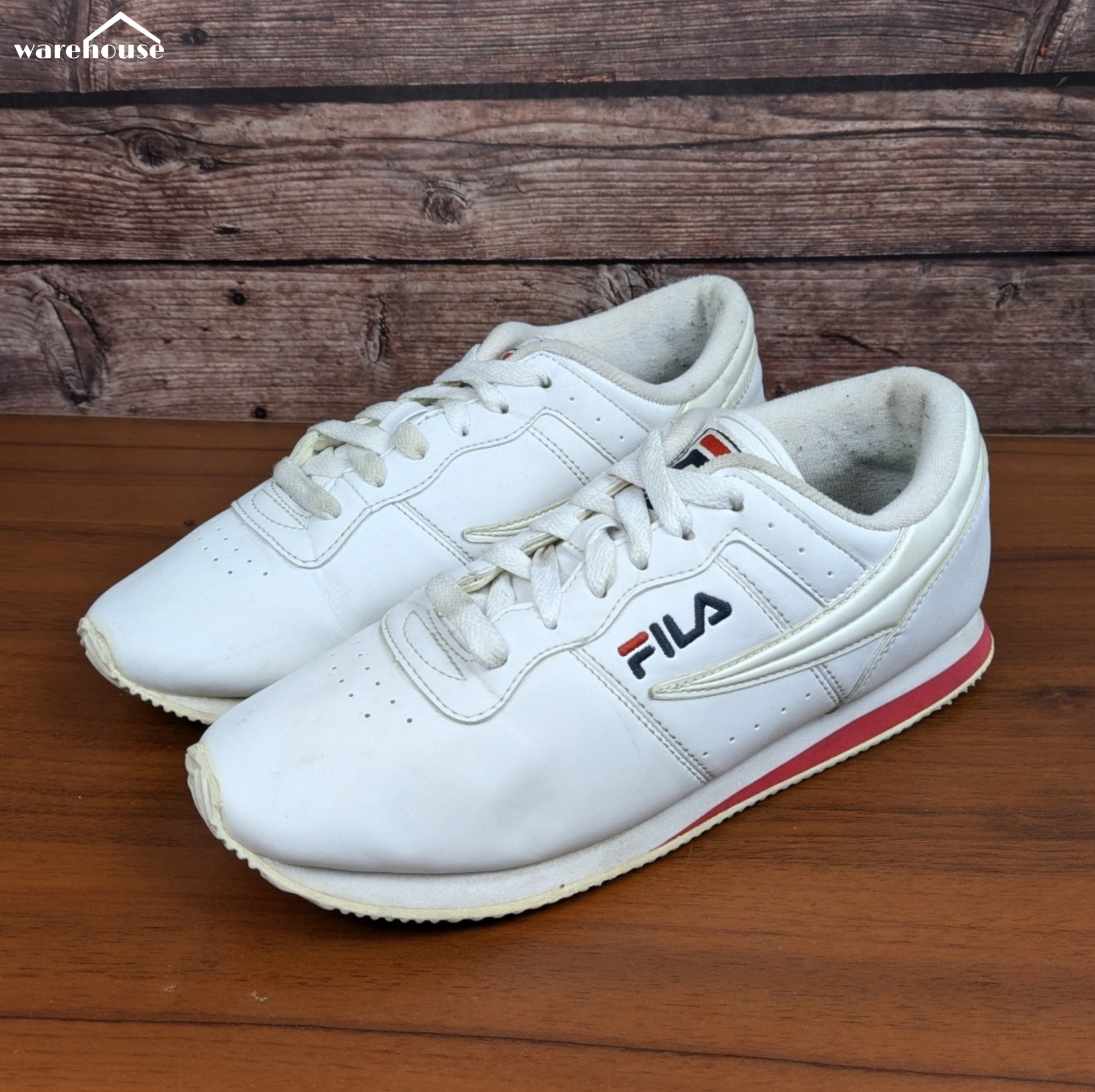 Fila Machu - US8 US8.5 قياس 41-42