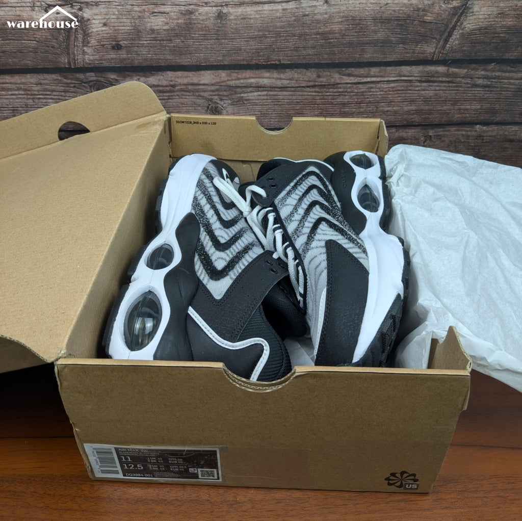 Nike Air Max TW "Black White" - US11 قياس 45