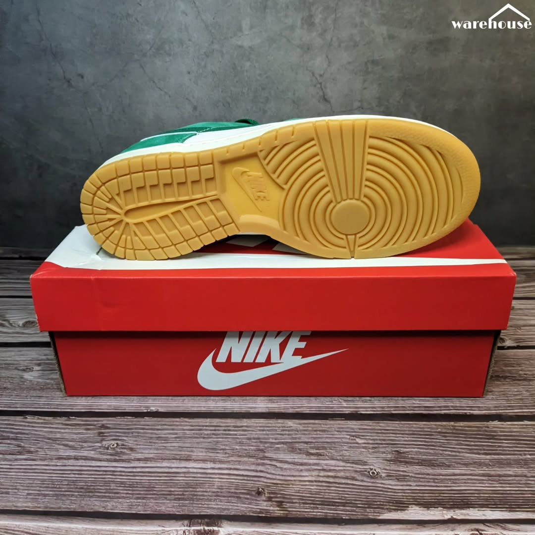Nike Dunk SE Low Malachite Gum - 8.5US قياس 42