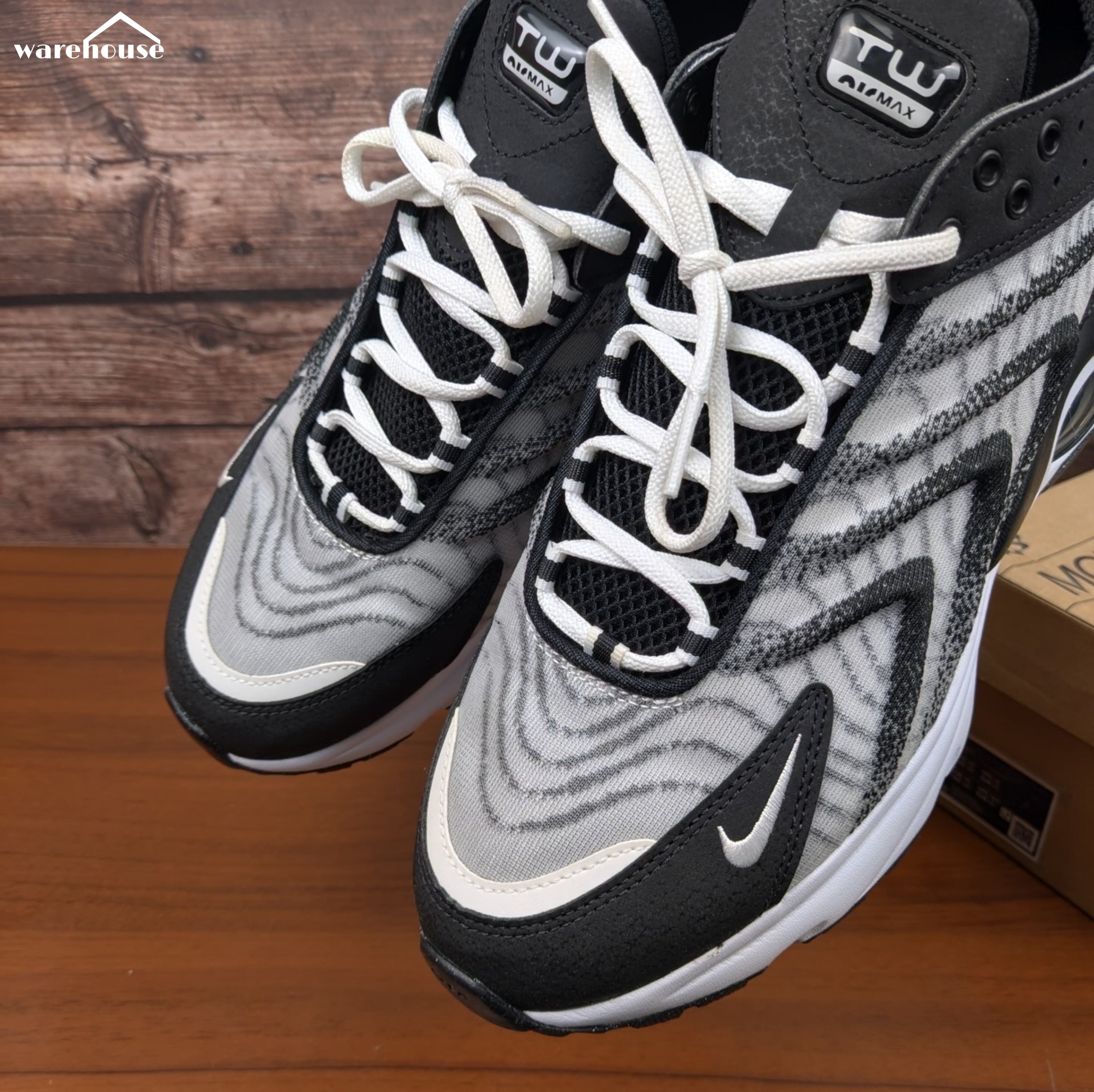Nike Air Max TW "Black White" - US11 قياس 45