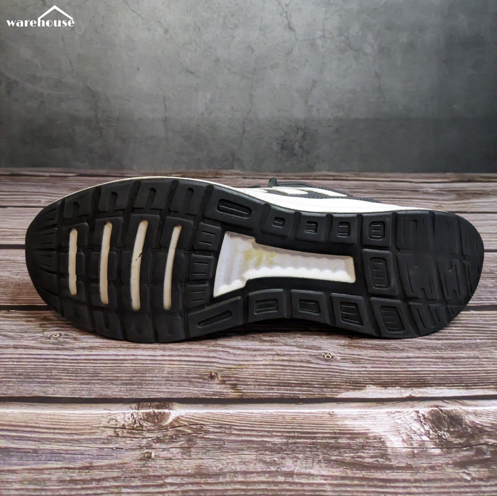 adidas Runfalcon Grey - US9.5 قياس 43