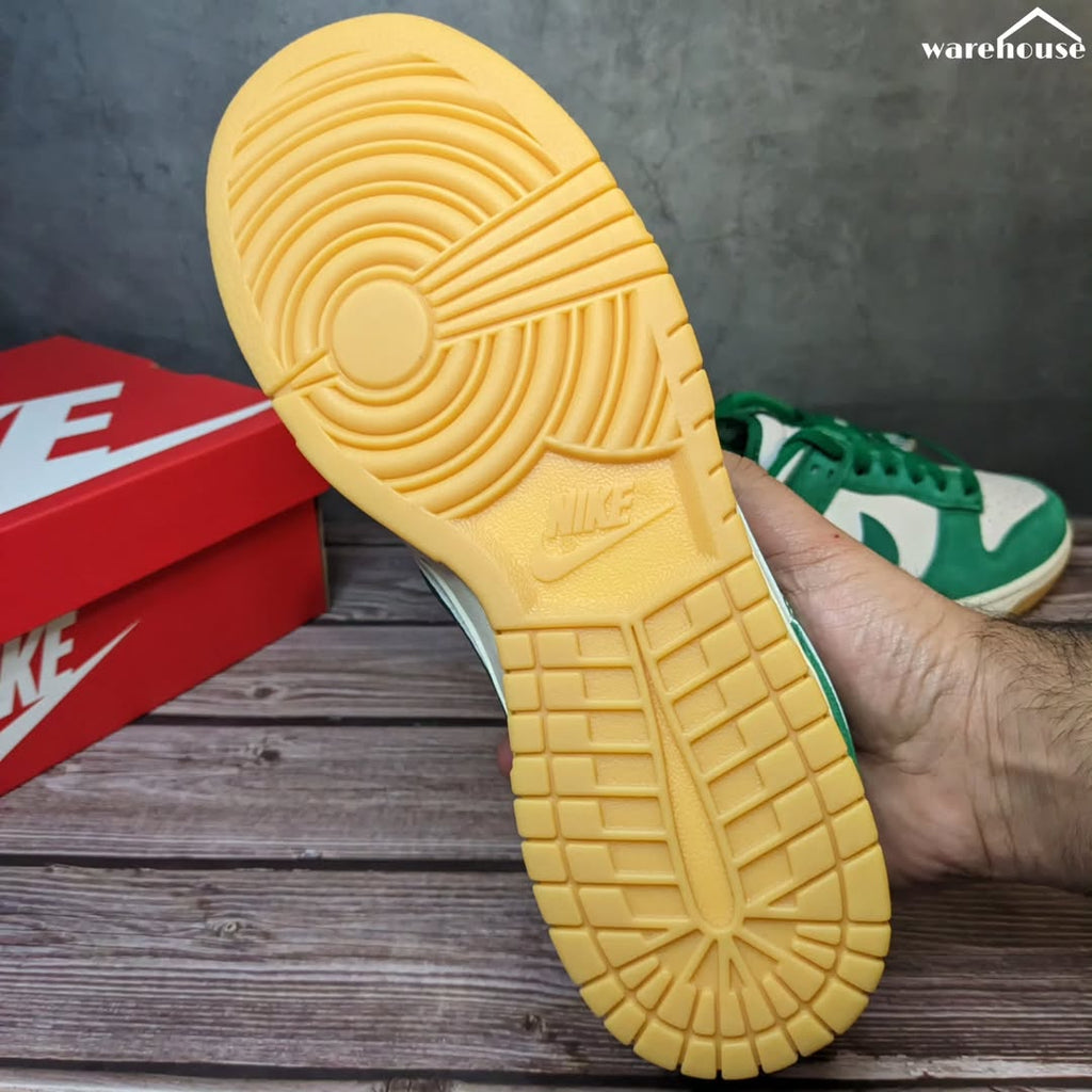 Nike Dunk SE Low Malachite Gum - 8.5US قياس 42