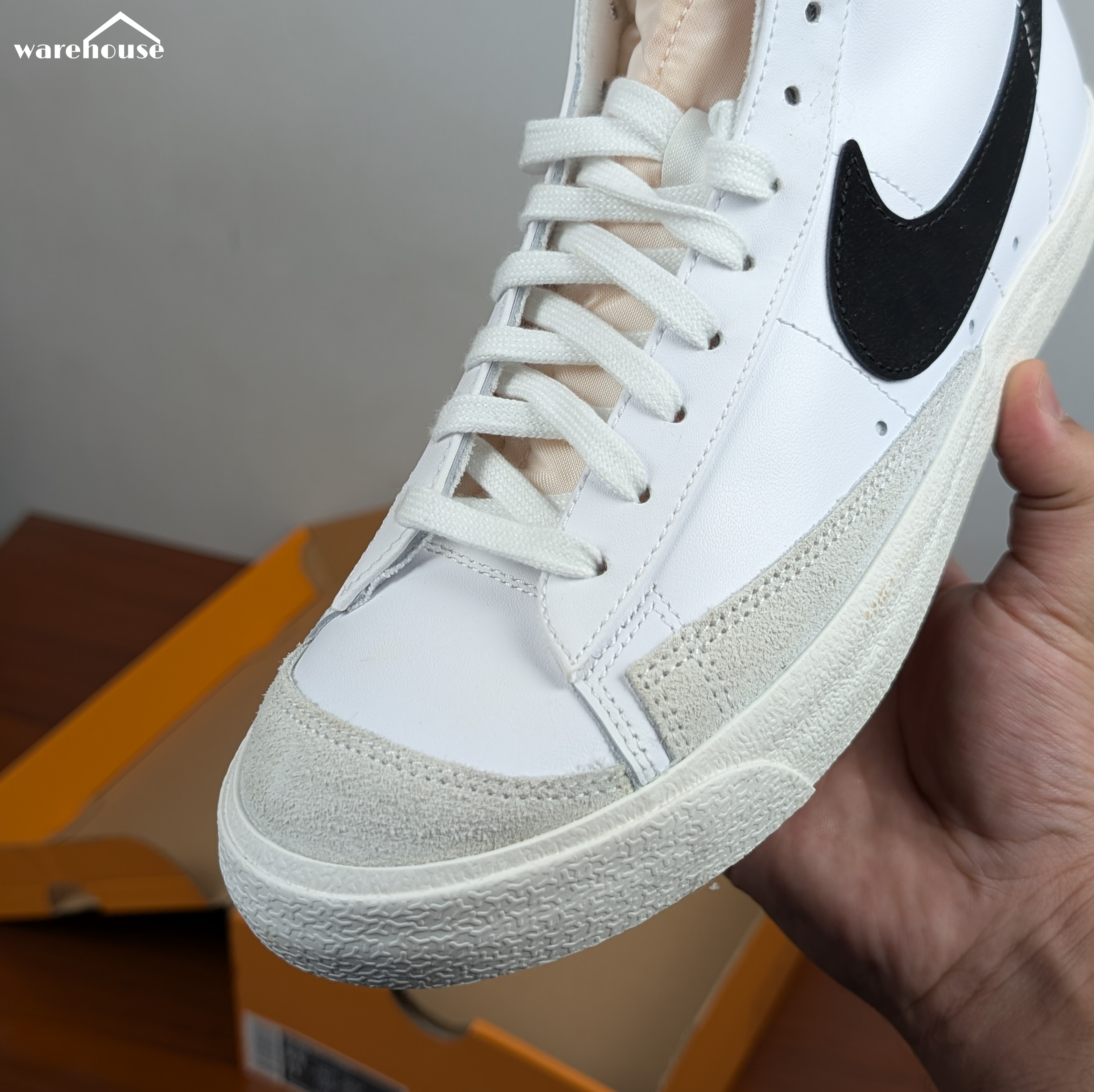 Nike Air Blazer Mid 77 - 9.5US قياس 43