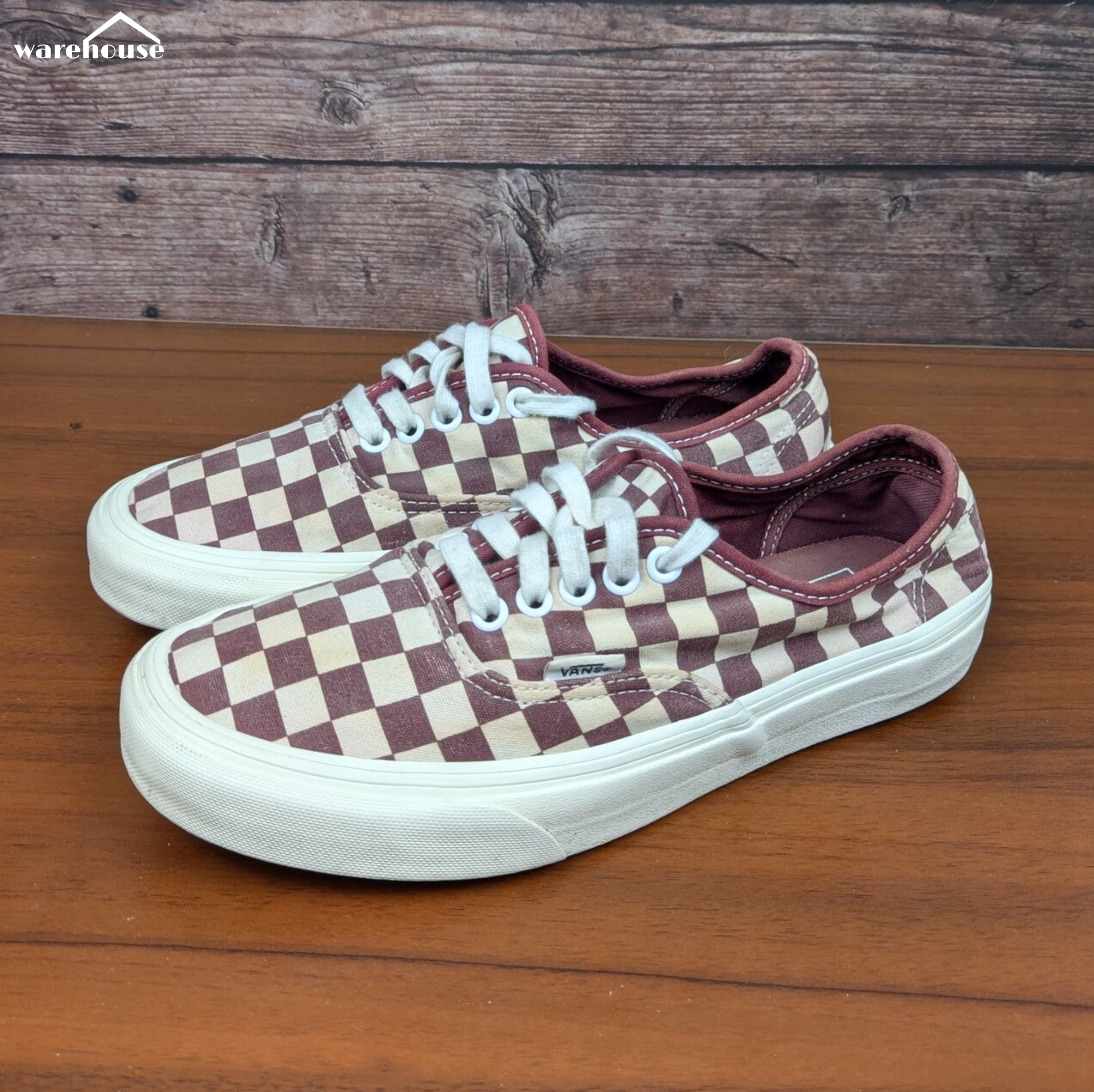 Vans Burgundy Classic - US7 قياس 40