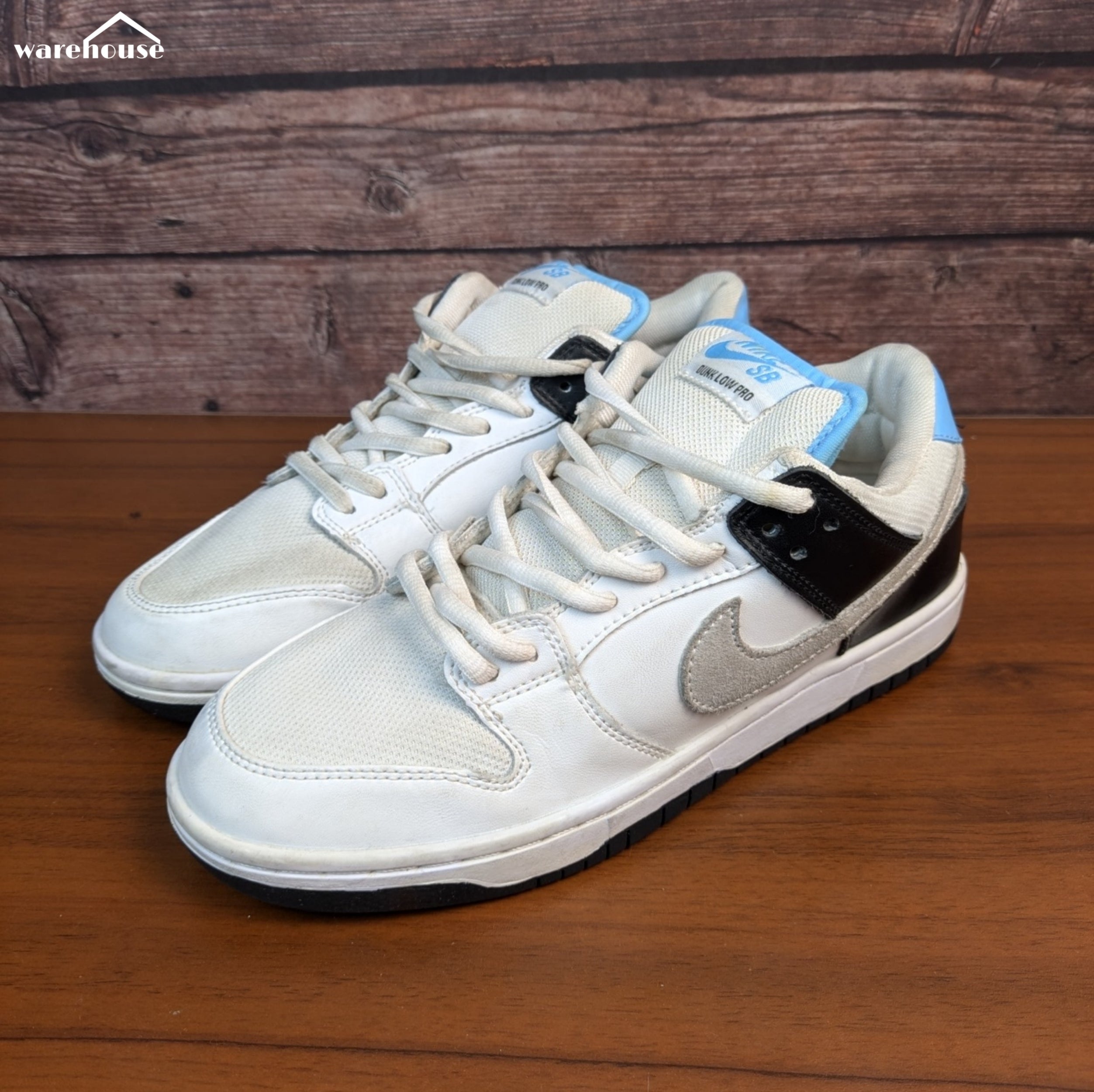 Nike SB Dunk low laser blue - US7.5 قياس 40.5