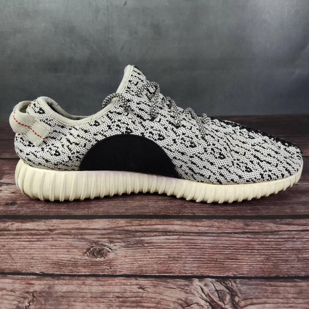 Yeezy 350 Turtle Dove - US11 قياس 45