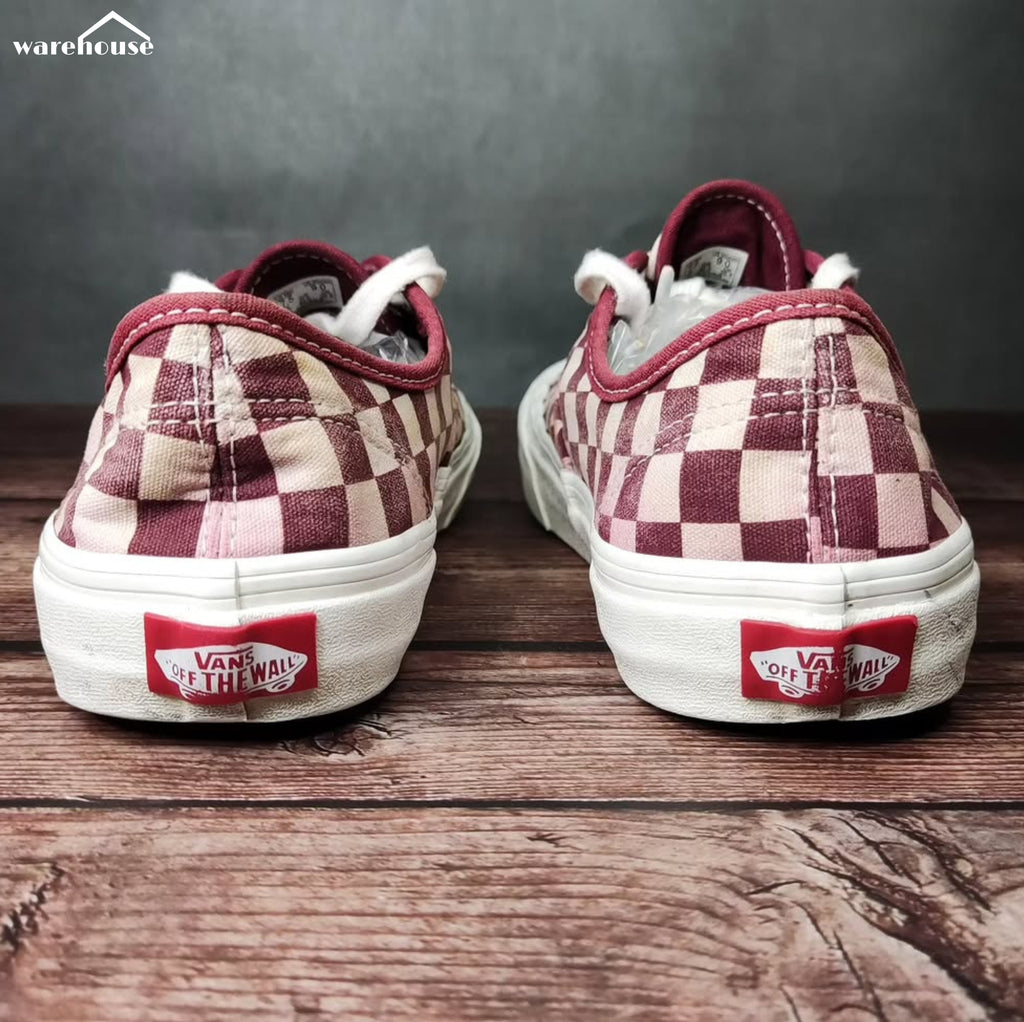 Vans Low Burgundy - US7 قياس 40