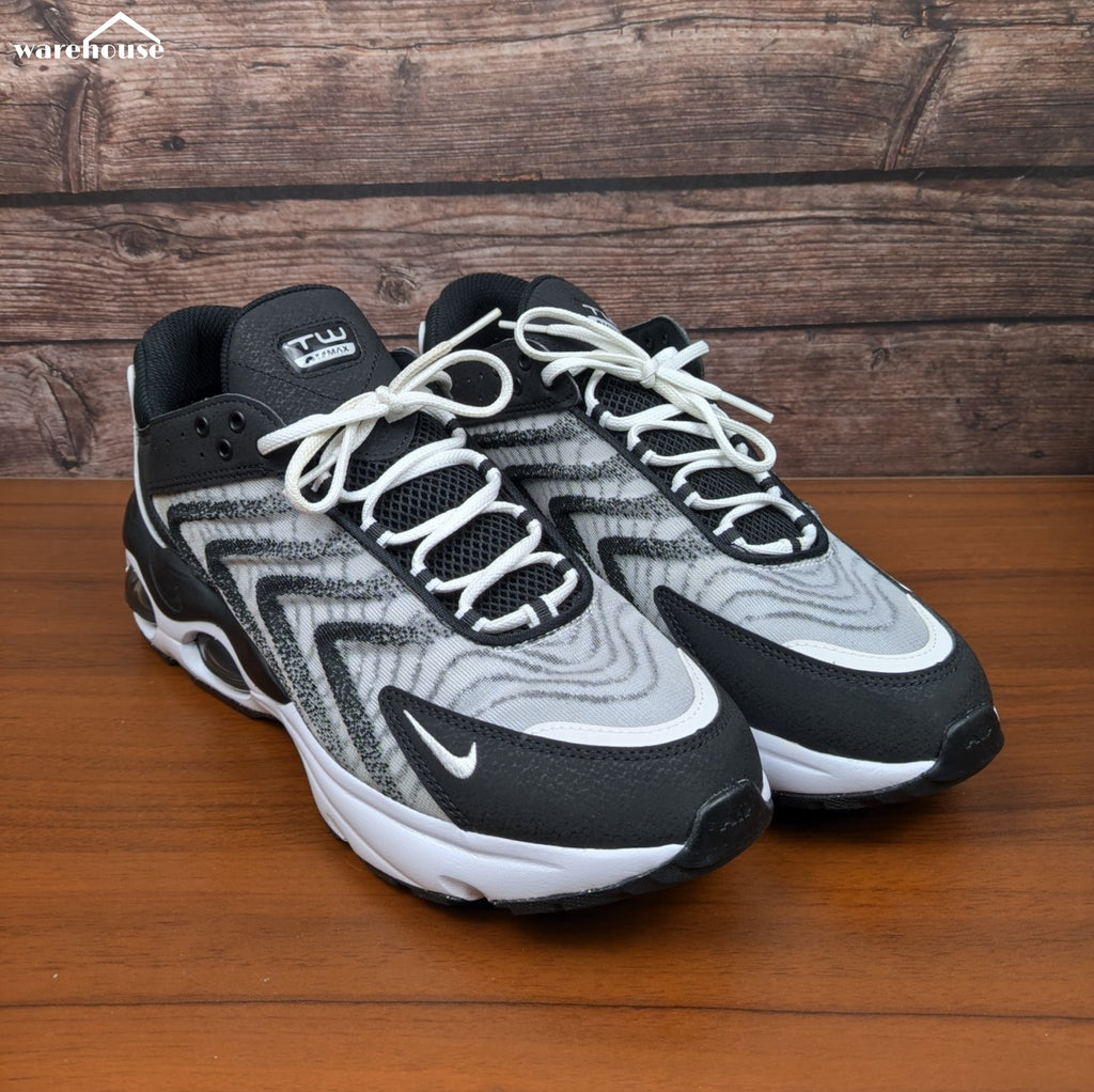 Nike Air Max TW "Black White" - US11 قياس 45