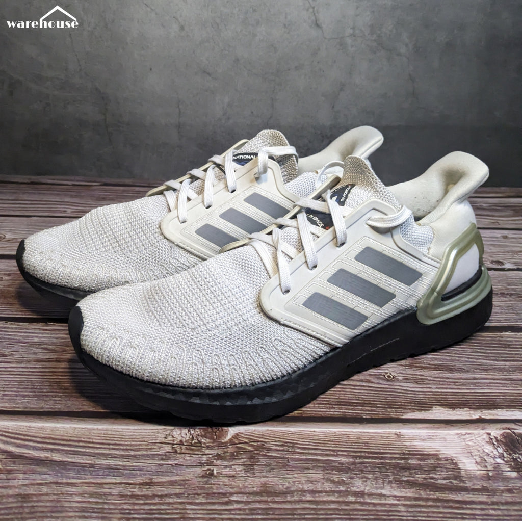 adidas ISS "Boost in Space" - US8 قياس 41