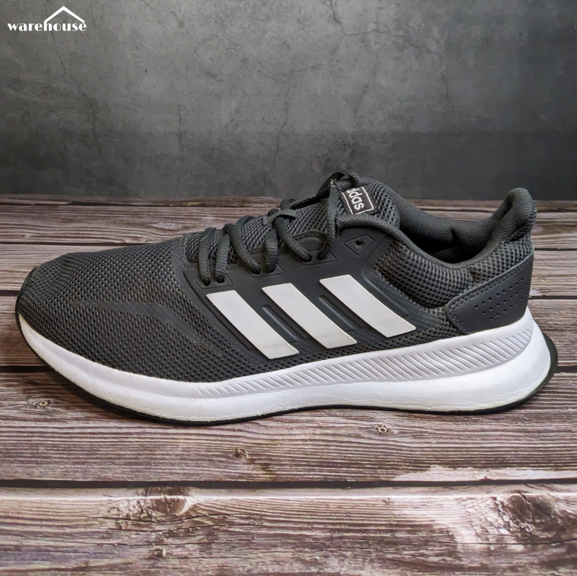 adidas Runfalcon Grey - US9.5 قياس 43