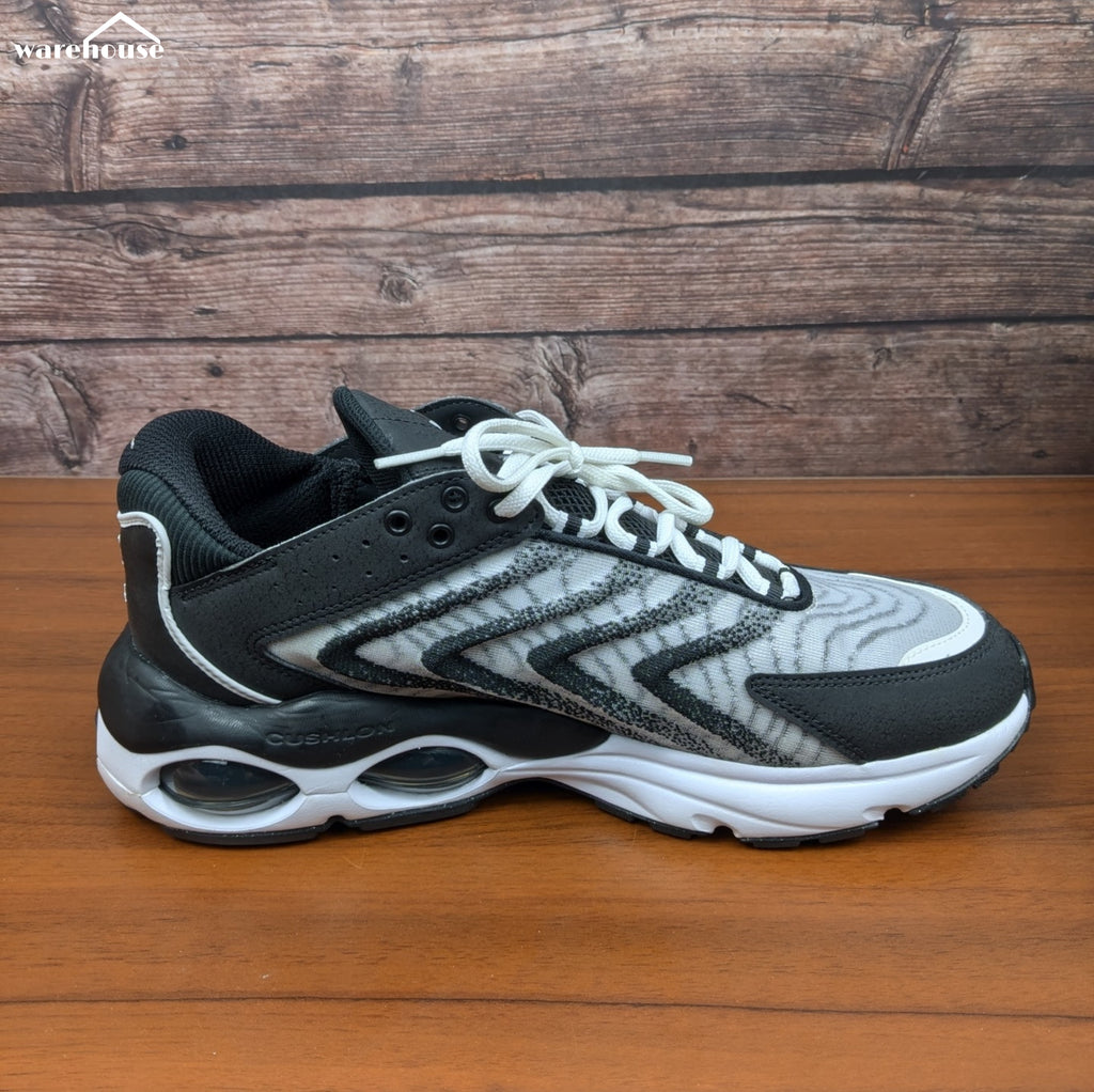 Nike Air Max TW "Black White" - US11 قياس 45