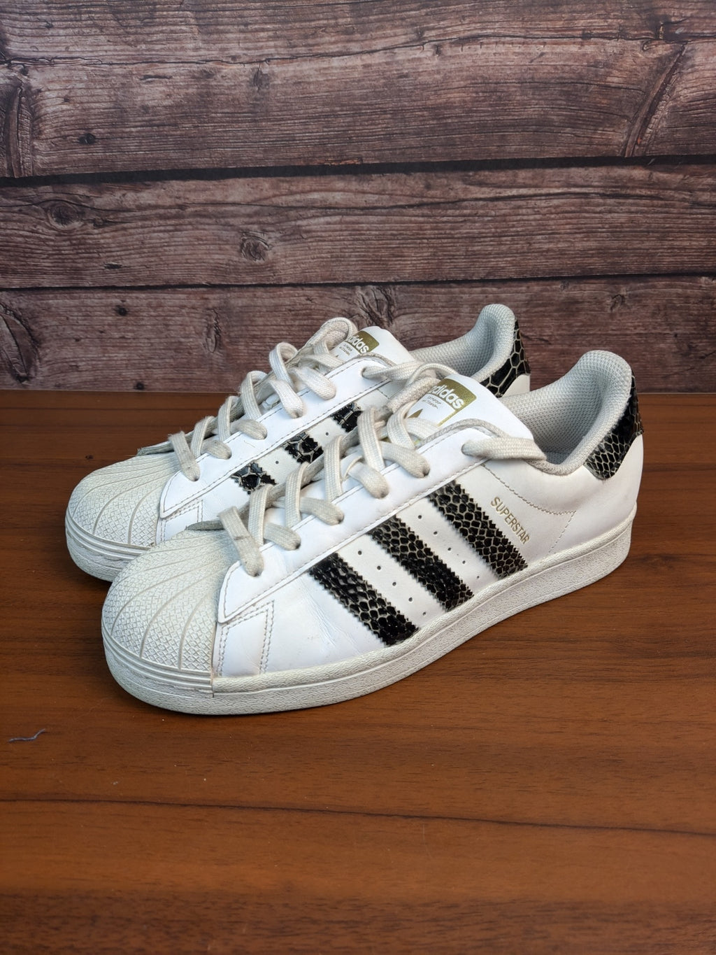 Adidas superstar - US6.5 قياس 39