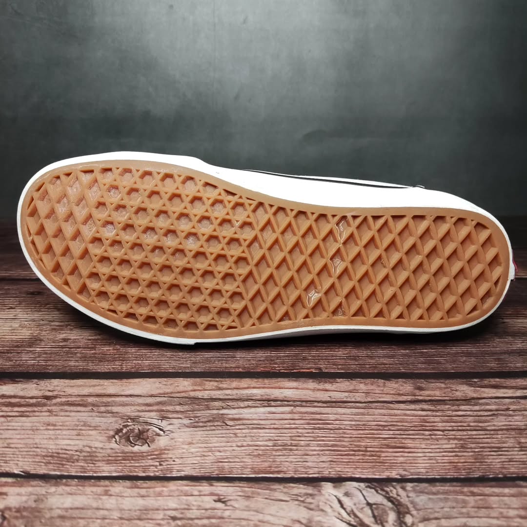 Vans Low Light Blue - US7 قياس 40