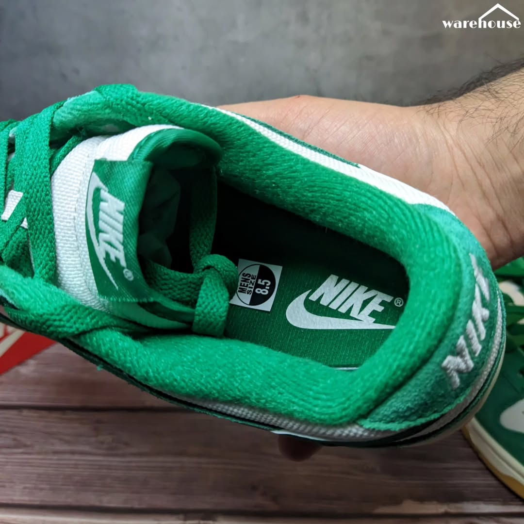 Nike Dunk SE Low Malachite Gum - 8.5US قياس 42