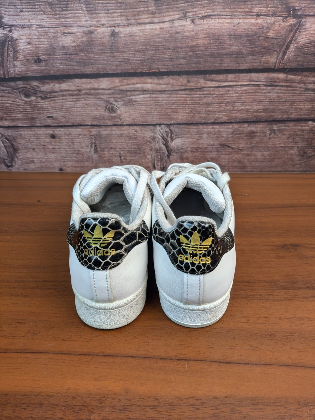 Adidas superstar - US6.5 قياس 39