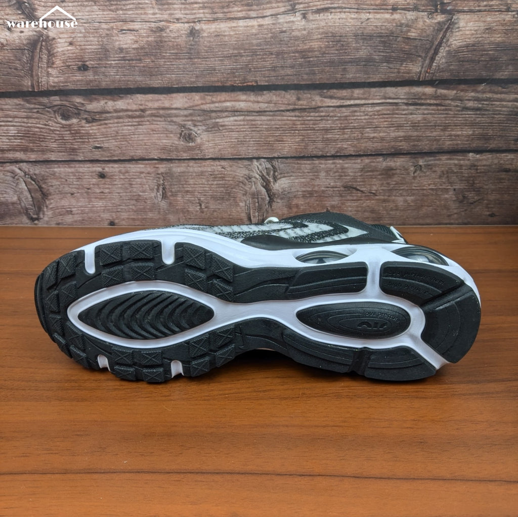 Nike Air Max TW "Black White" - US11 قياس 45