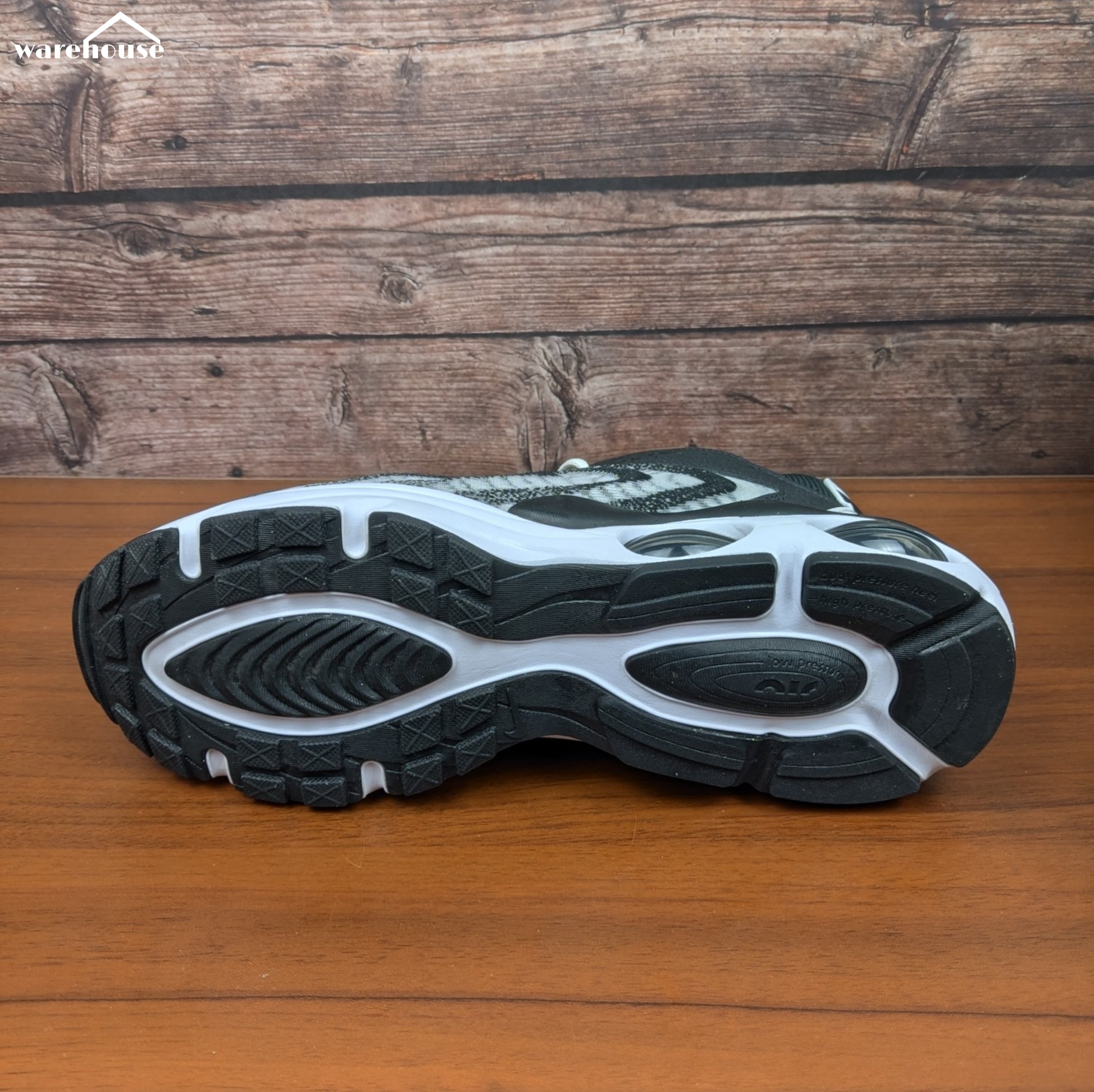 Nike Air Max TW "Black White" - US11 قياس 45