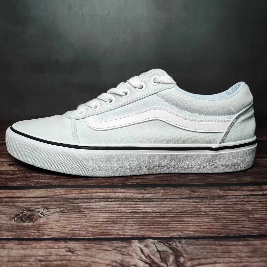 Vans Low Light Blue - US7 قياس 40