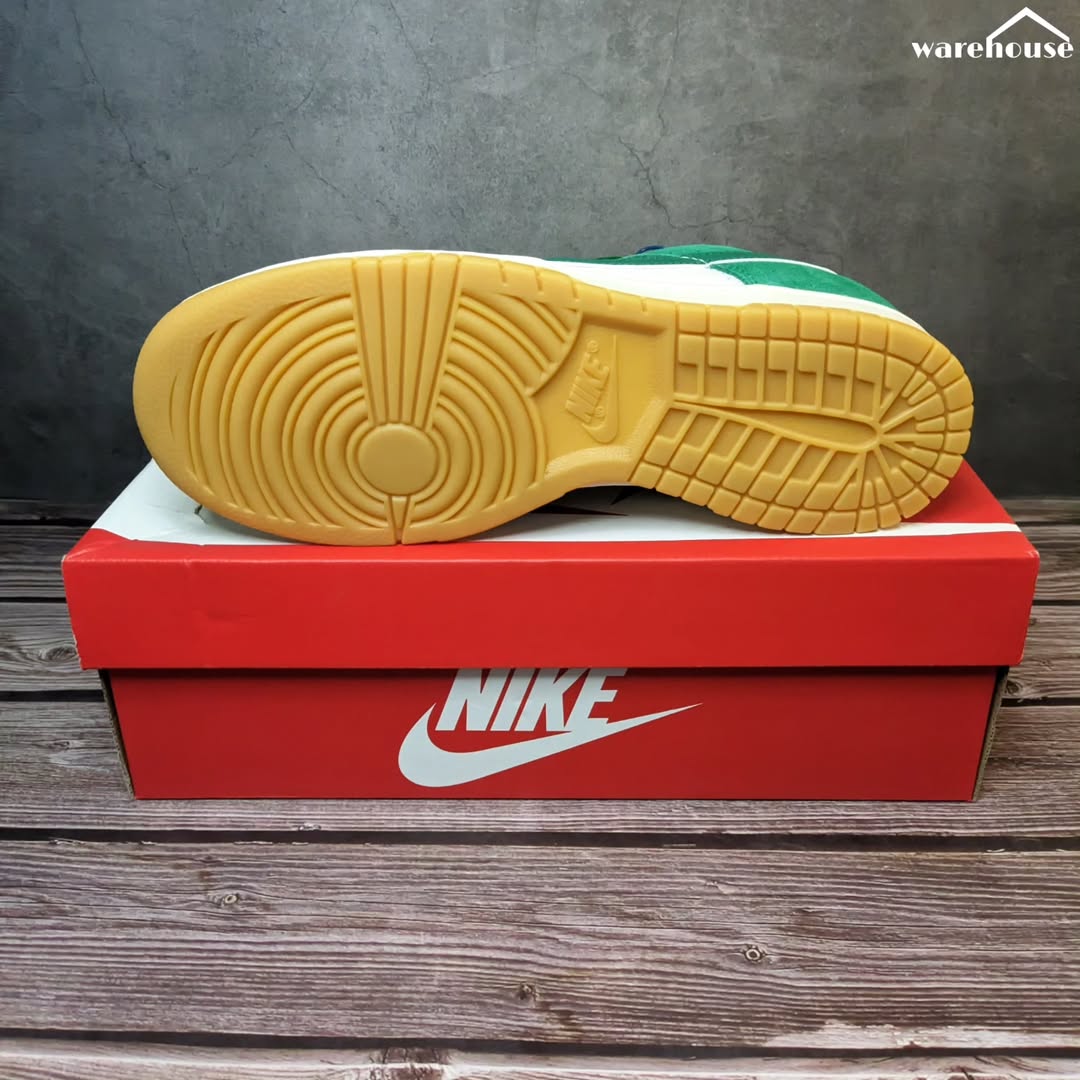 Nike Dunk SE Low Malachite Gum - 8.5US قياس 42