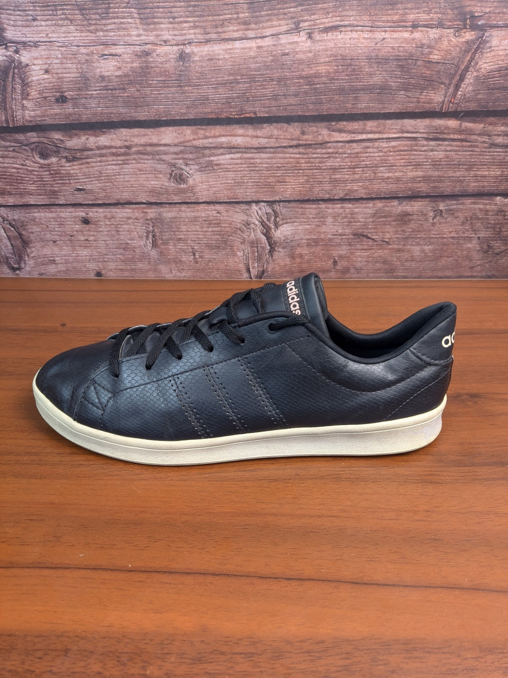 adidas women's court vision - US6.5 قياس 39