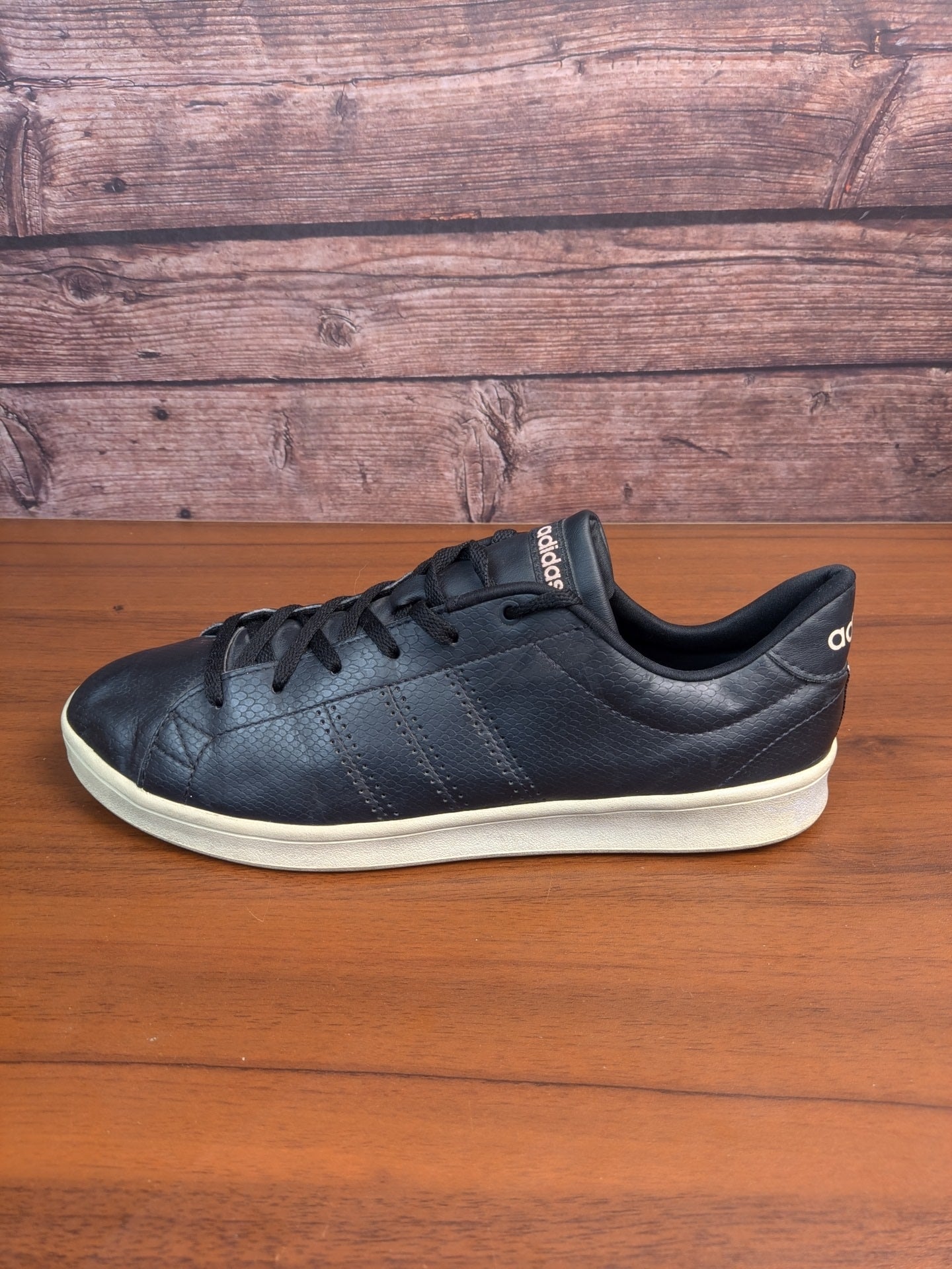 adidas women's court vision - US6.5 قياس 39