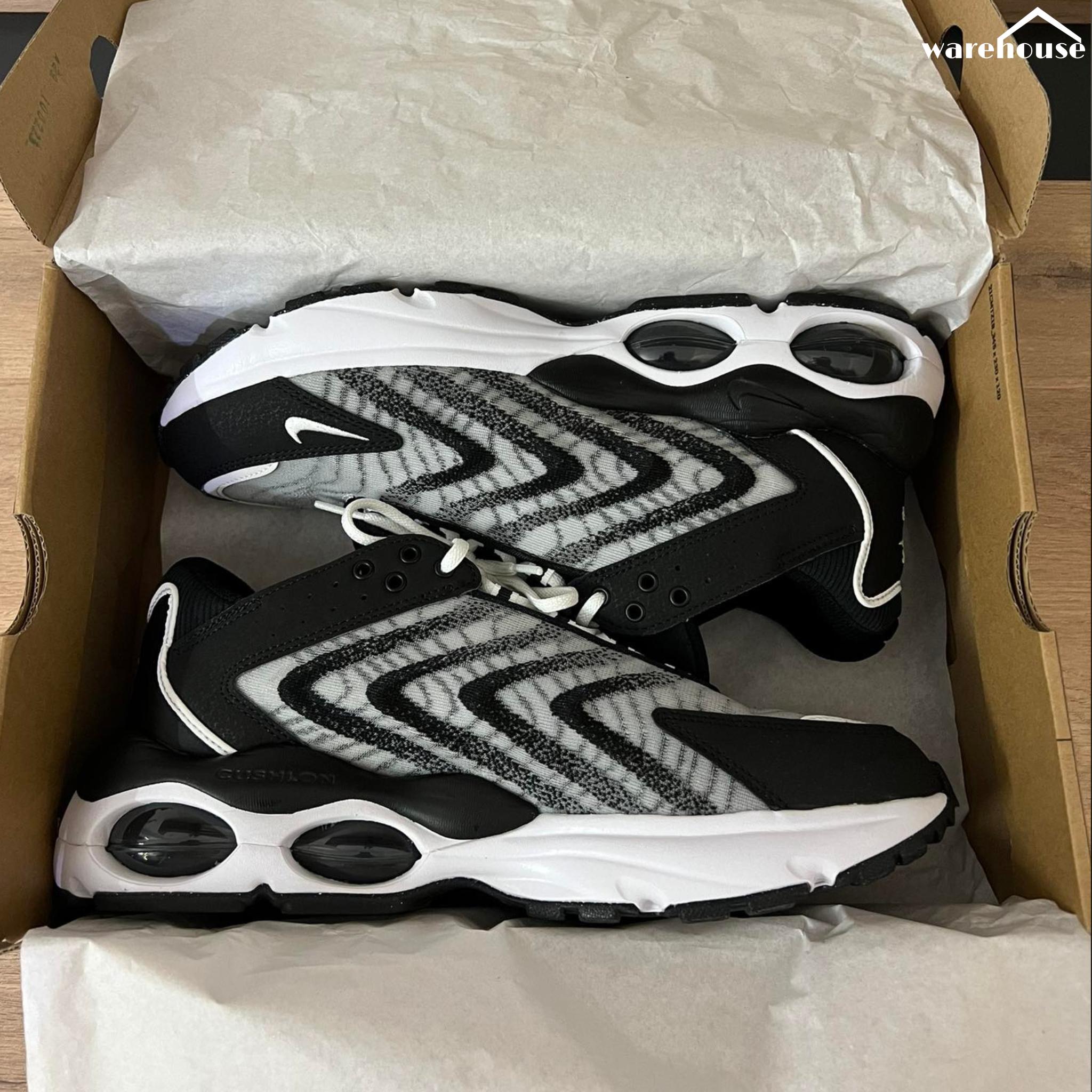 Nike Air Max TW "Black White" - US11 قياس 45