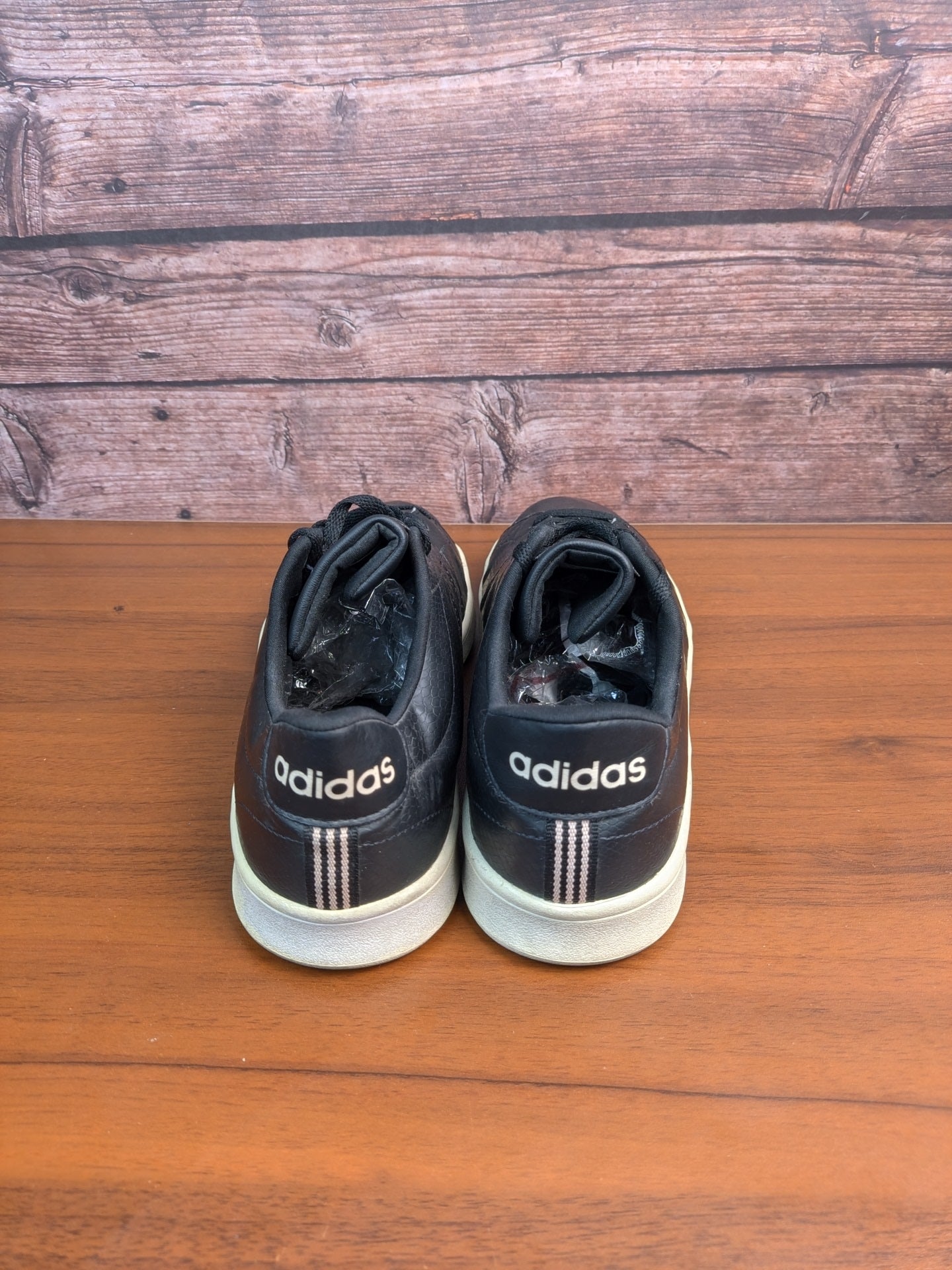 adidas women's court vision - US6.5 قياس 39