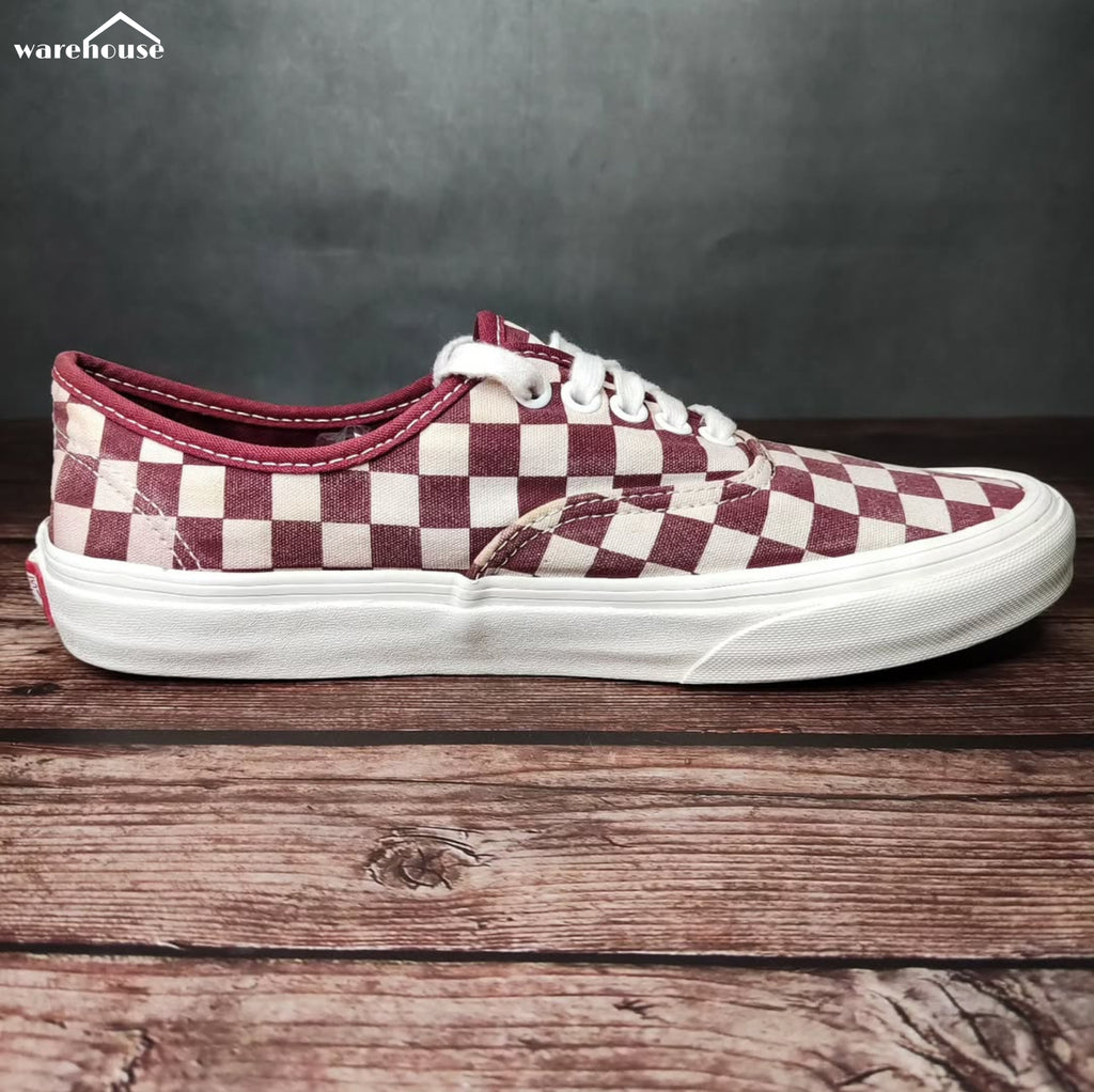 Vans Low Burgundy - US7 قياس 40